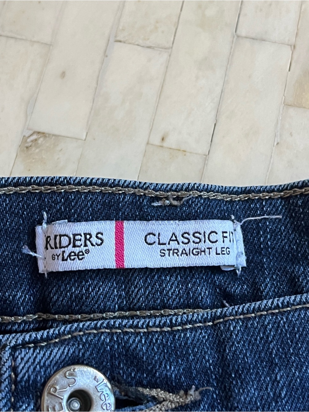 Riders Women's Straight Leg Jeans in Dark Blue - Picture 3 of 13